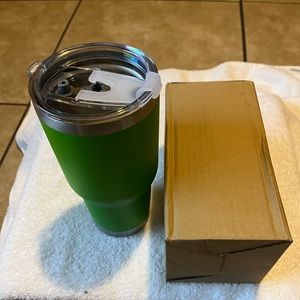 Two new tumblers no brand for sale 2x 15